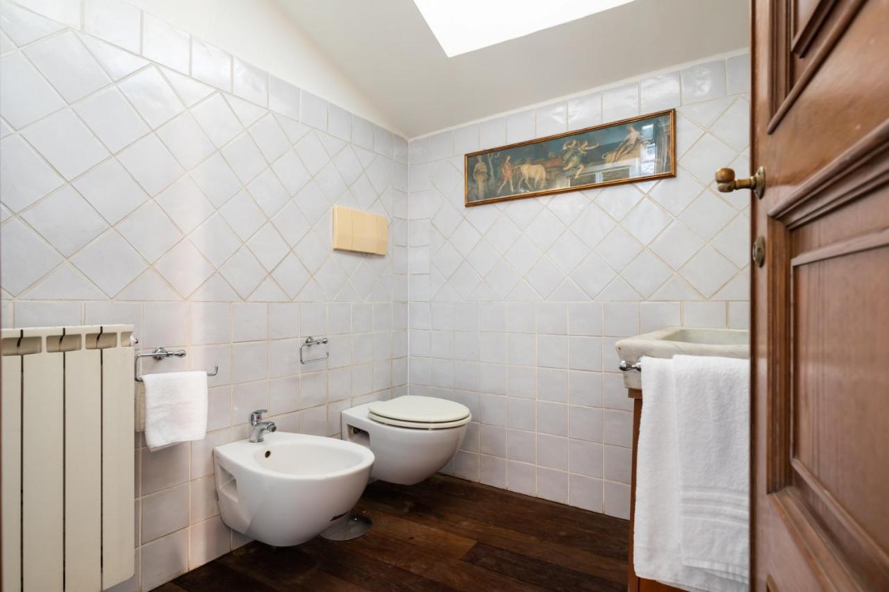Bright And Comfy Terraced Apartment In Trastevere Рим Экстерьер фото