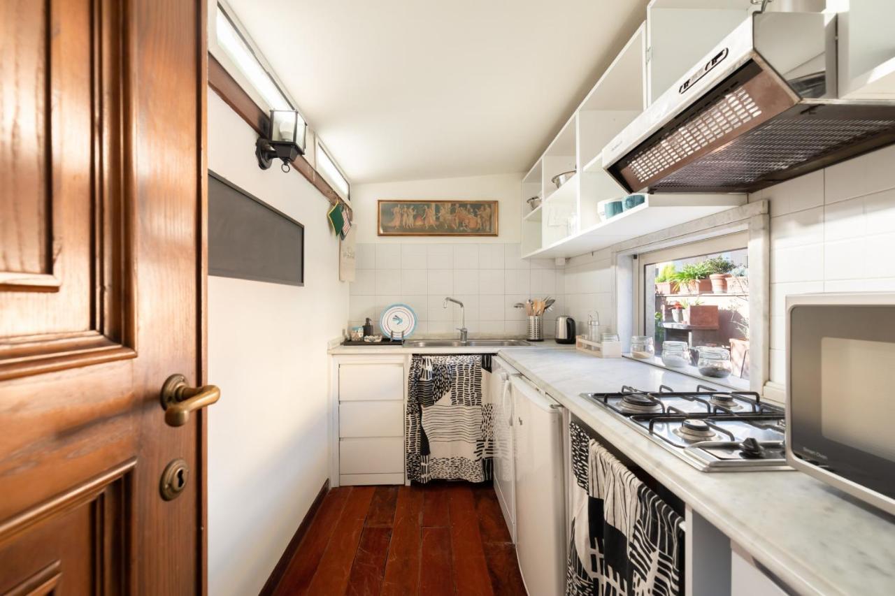 Bright And Comfy Terraced Apartment In Trastevere Рим Экстерьер фото
